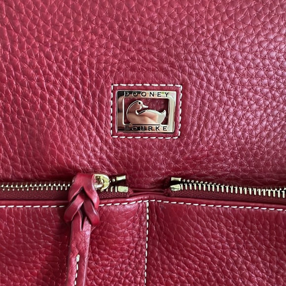 New oversized Dooney & Bourke pebbled grain leather shoulder bag - Picture 5 of 8